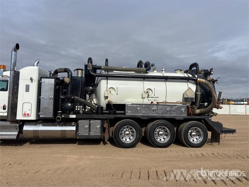 Kenworth on  Kenworth T-800 8x6 Sleeper Combination Wash/ V Paine-/imuautot