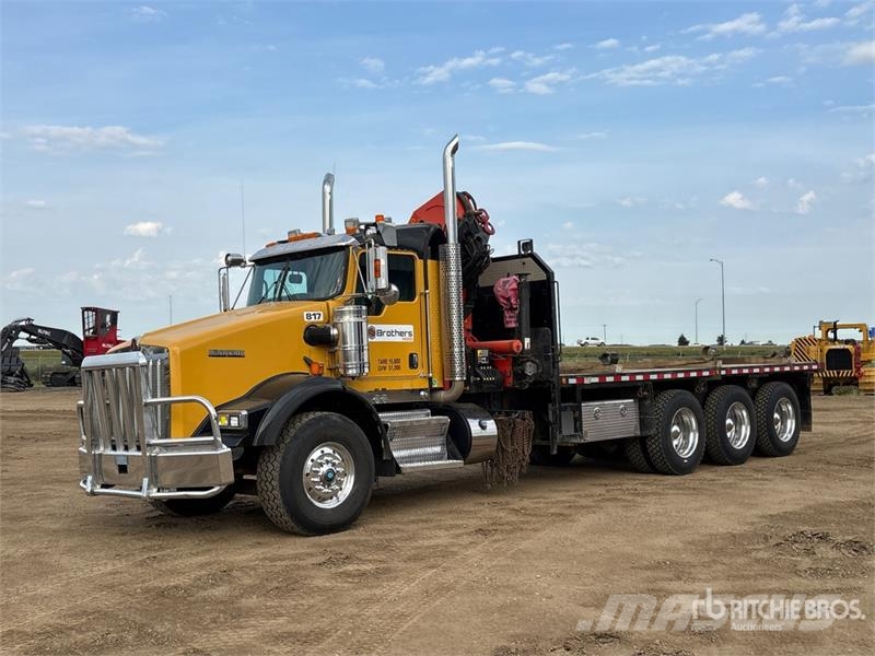 Kenworth Palfinger PK 23500 Knuckle Boom on Kenworth T800 Crane trucks