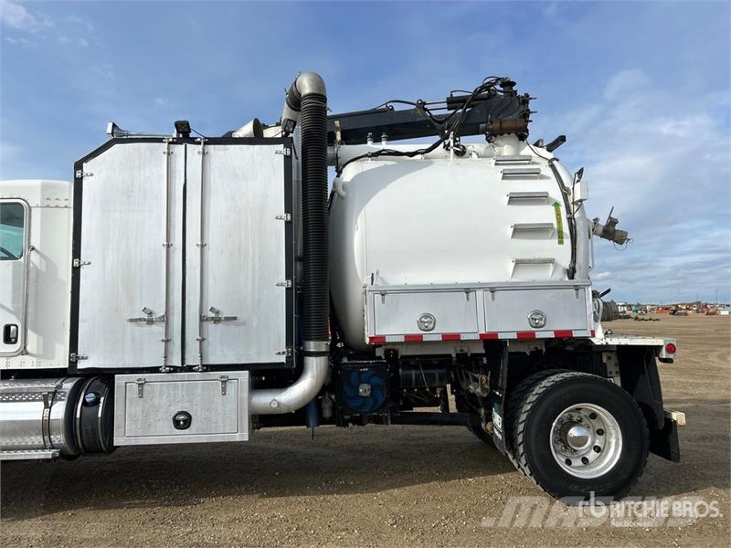 Kenworth SmartVac on  Kenworth T370 4x4 Vacuum Tanker Truck Kombinētās vakumsūkņa mašīnas