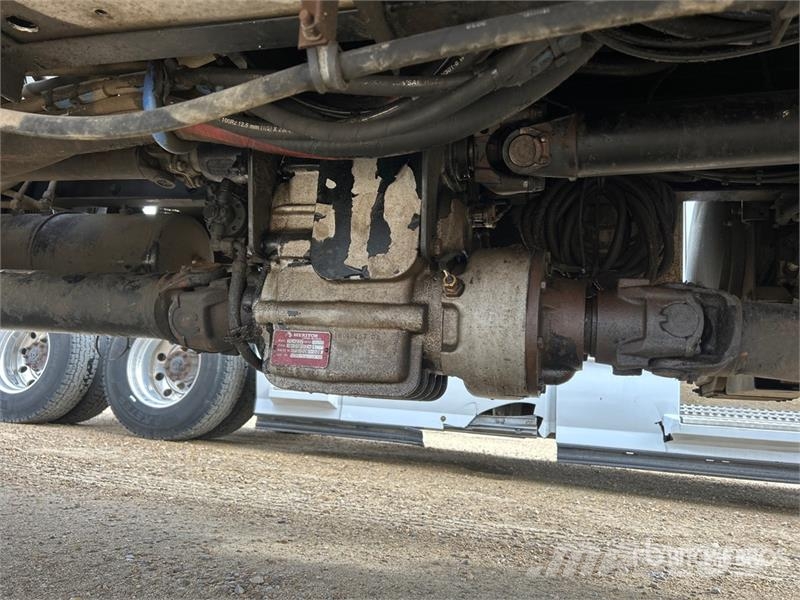 Kenworth SmartVac on  Kenworth T370 4x4 Vacuum Tanker Truck Kombinētās vakumsūkņa mašīnas