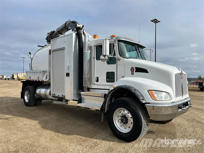 Kenworth SmartVac on  Kenworth T370 4x4 Vacuum Tanker Truck Kombinētās vakumsūkņa mašīnas