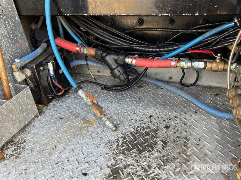 Kenworth SmartVac on  Kenworth T370 4x4 Vacuum Tanker Truck Kombinētās vakumsūkņa mašīnas