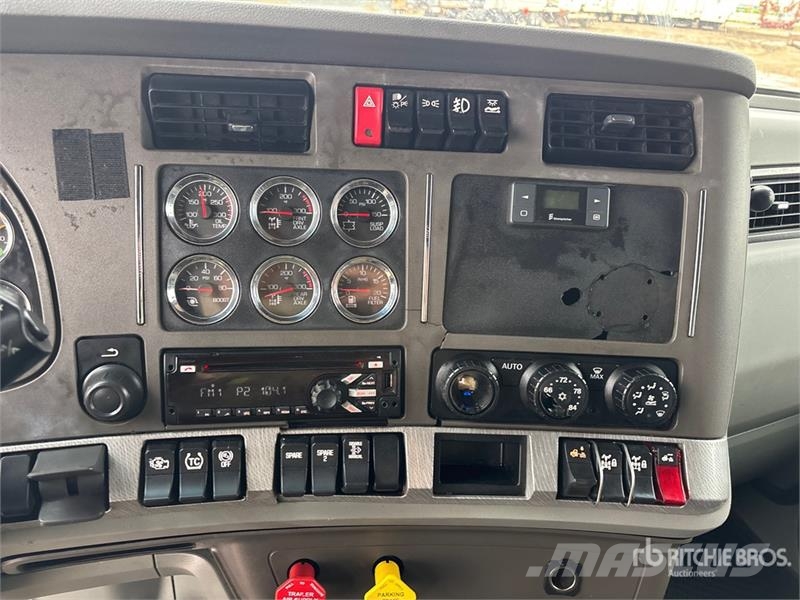 Kenworth T-680 6x4 T/A Day Cab Truck Tractor Vlačilci