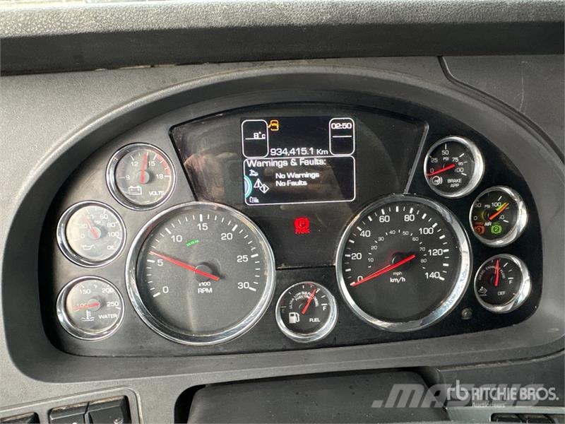 Kenworth T-680 6x4 T/A Sleeper Truck Tractor Vilcēji