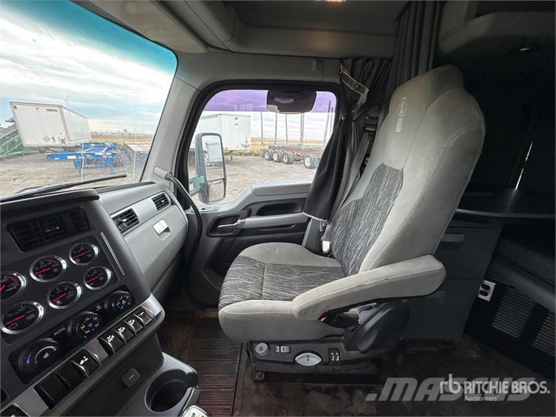 Kenworth T-680 6x4 T/A Sleeper Truck Tractor Vilcēji