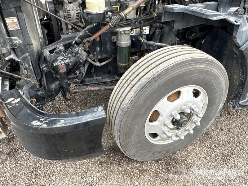Kenworth T-680 6x4 T/A Sleeper Truck Tractor Vilcēji