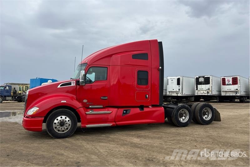 Kenworth T-680 6x4 T/A Day Cab Truck Tractor Vlačilci
