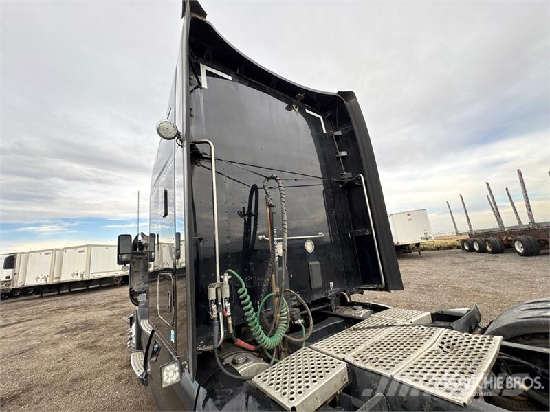 Kenworth T-680 6x4 T/A Sleeper Truck Tractor Vilcēji