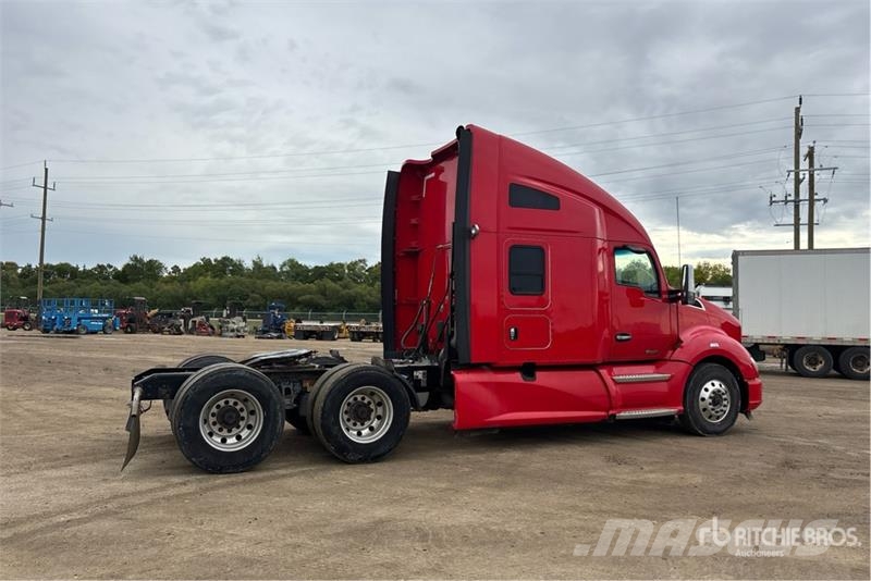 Kenworth T-680 6x4 T/A Day Cab Truck Tractor Vlačilci