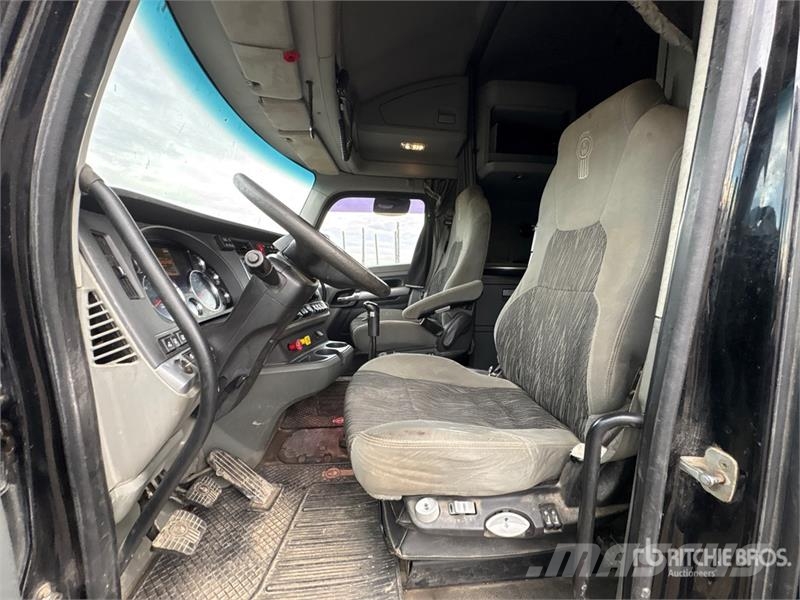 Kenworth T-680 6x4 T/A Sleeper Truck Tractor Vilcēji