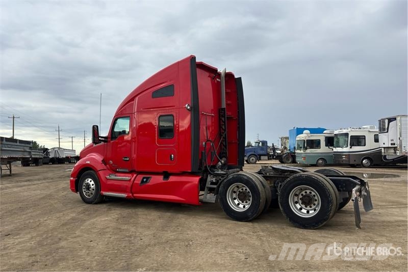 Kenworth T-680 6x4 T/A Day Cab Truck Tractor Vlačilci
