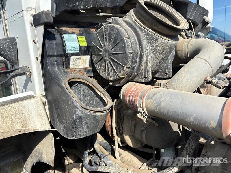 Kenworth T300 Camiones cisternas