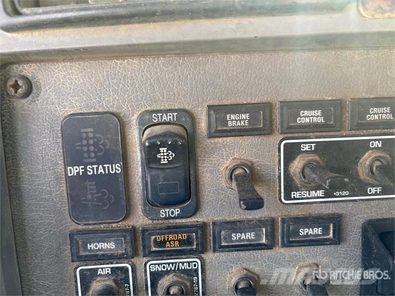 Kenworth T300 Camiones cisternas