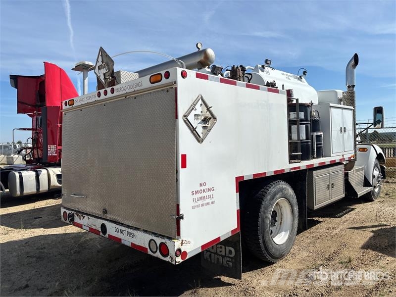 Kenworth T300 Camiones cisternas