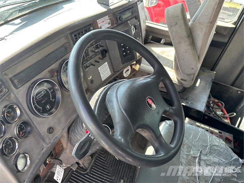 Kenworth T300 Camiones cisternas