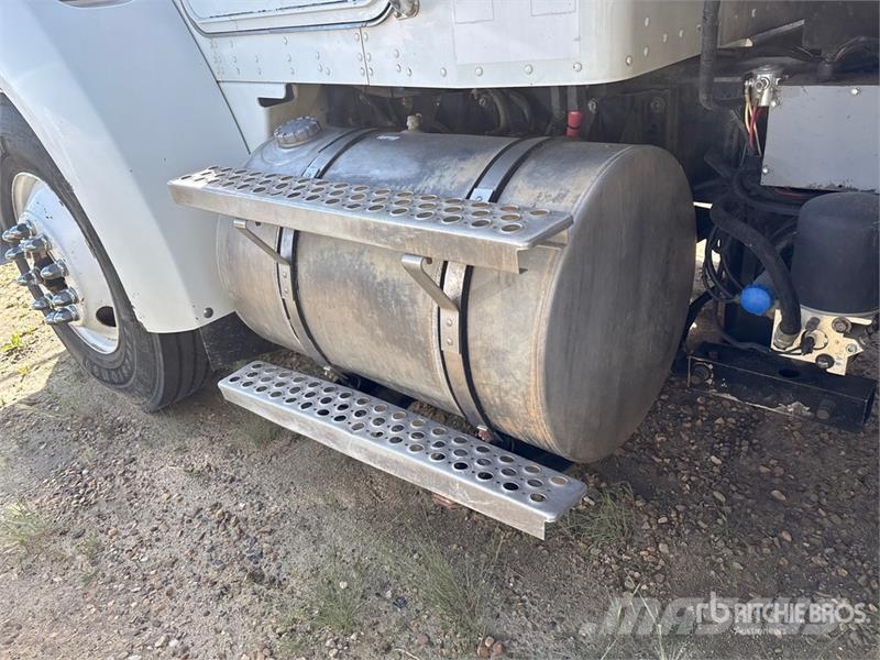 Kenworth T300 Camiones cisternas