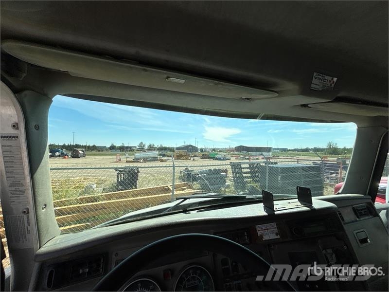 Kenworth T300 Camiones cisternas