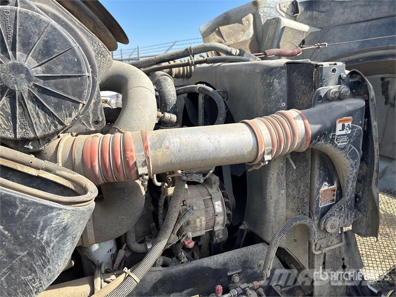 Kenworth T300 Camiones cisternas