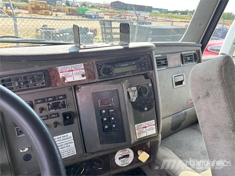 Kenworth T300 Camiones cisternas