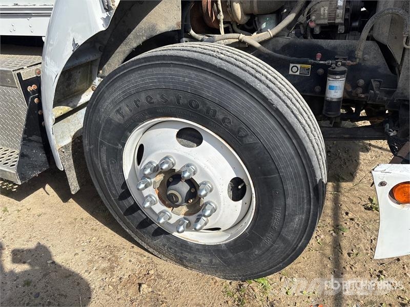 Kenworth T300 Camiones cisternas