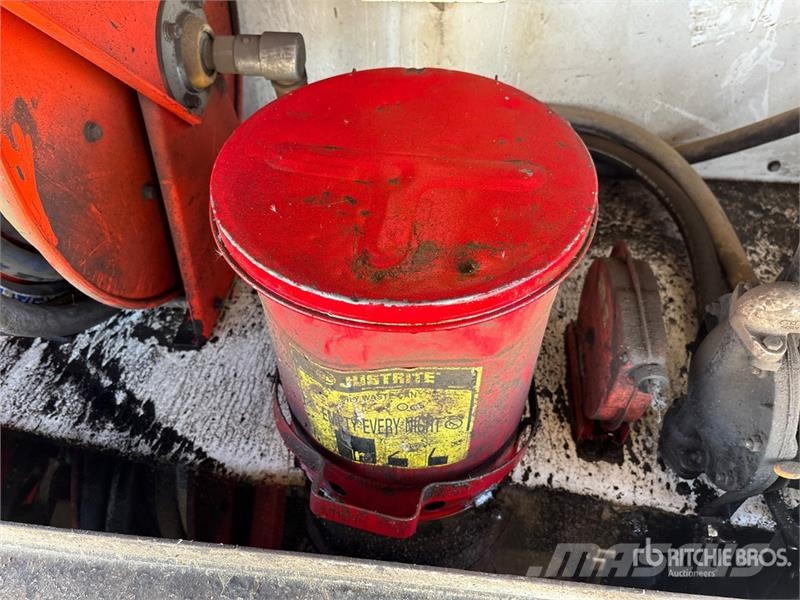 Kenworth T300 Camiones cisternas