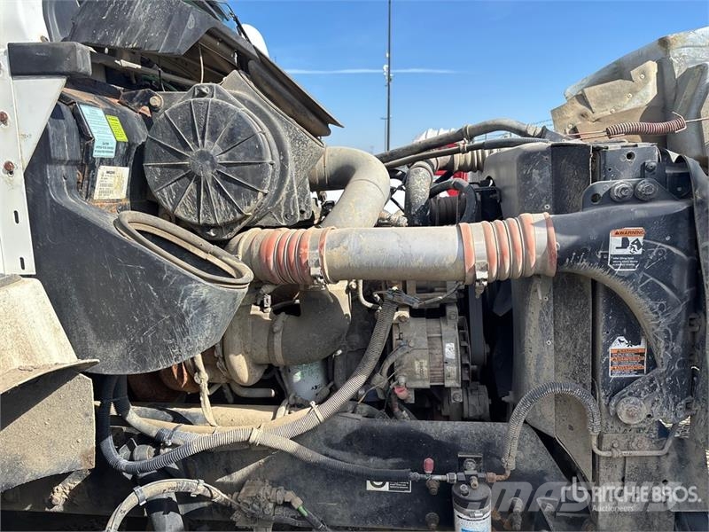 Kenworth T300 Camiones cisternas