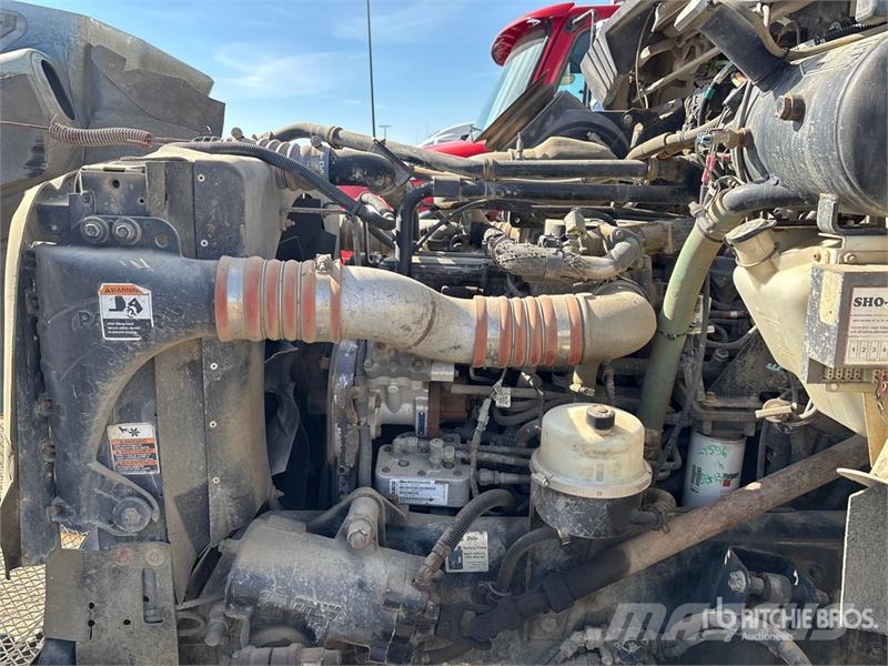 Kenworth T300 Camiones cisternas