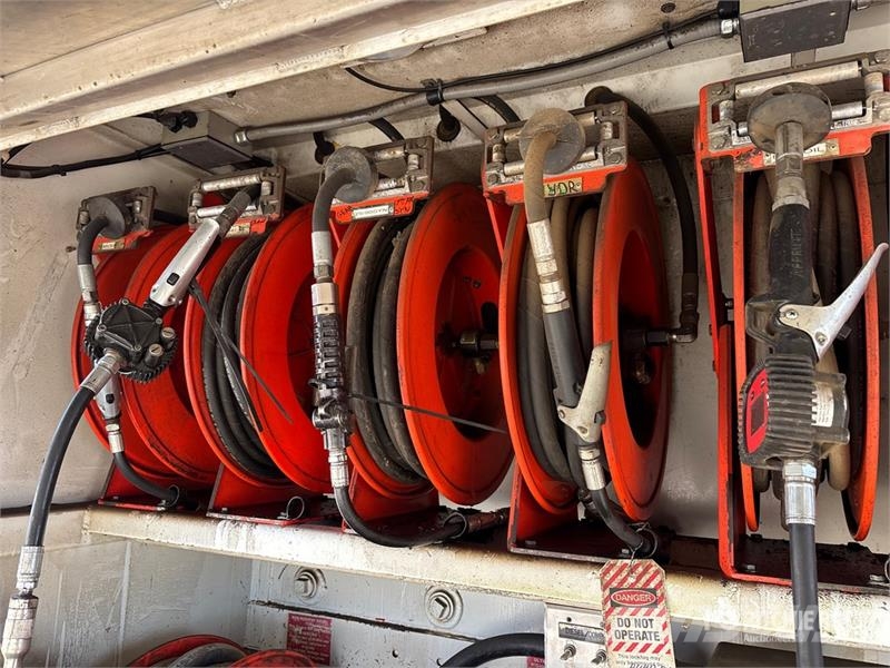 Kenworth T300 Camiones cisternas