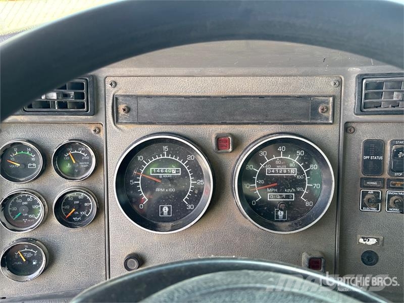 Kenworth T300 Camiones cisternas