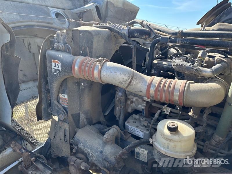 Kenworth T300 Camiones cisternas