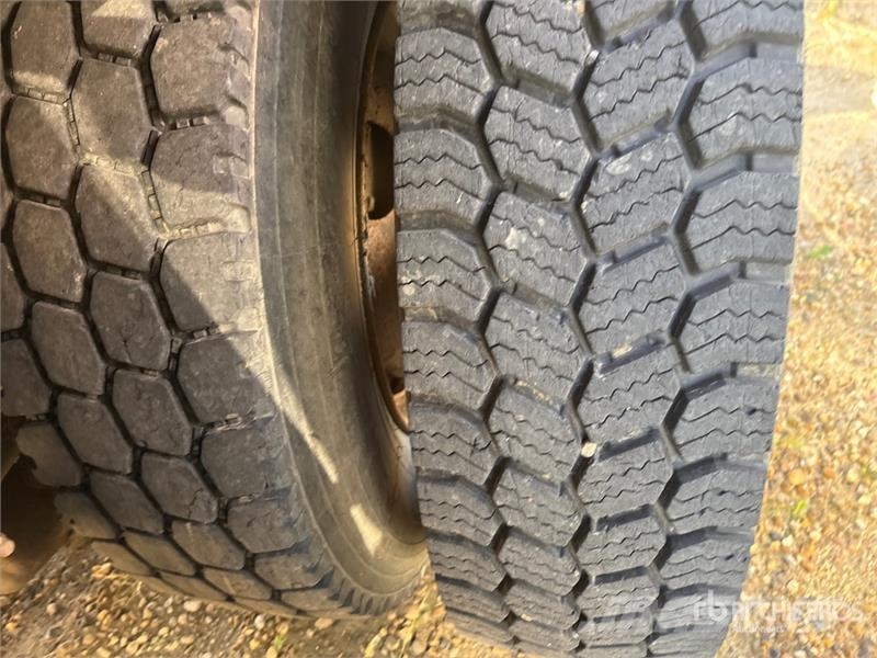 Kenworth T300 Camiones cisternas