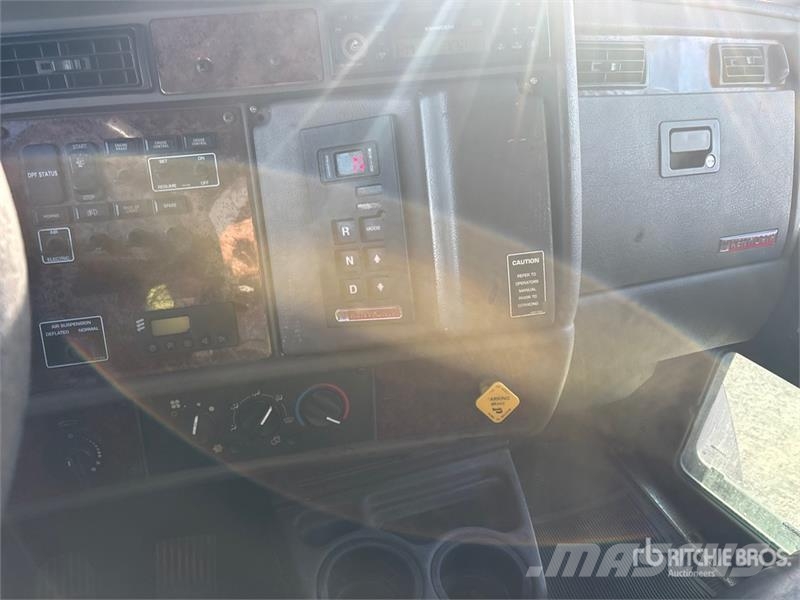 Kenworth T300 4x2 Cab and Chassis Kabine i unutrašnjost
