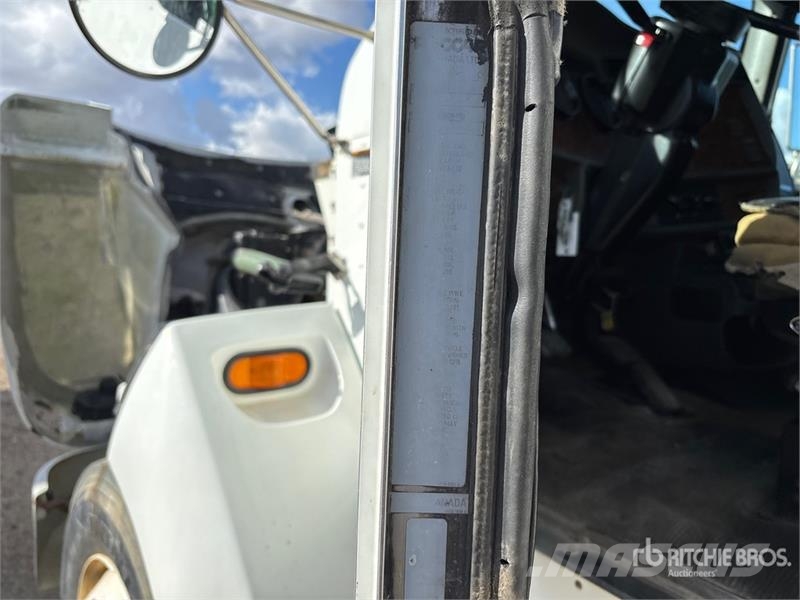 Kenworth T300 4x2 Service Truck Komunalna vozila