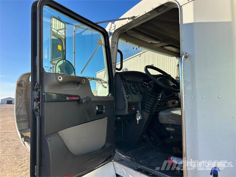 Kenworth T370 4x2 Sleeper Flatbed Truck Anders
