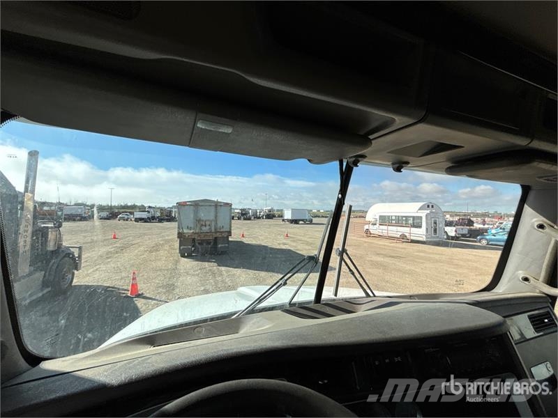 Kenworth T440 6x4 Van Truck Samochody ciężarowe ze skrzynią zamkniętą