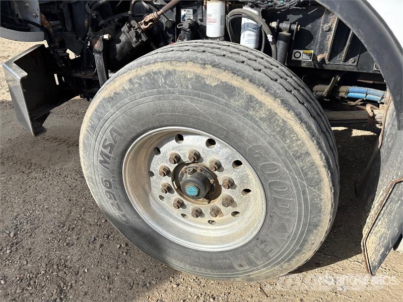 Kenworth T440 6x4 Van Truck Samochody ciężarowe ze skrzynią zamkniętą