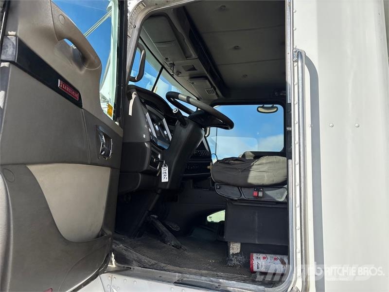 Kenworth T440 6x4 Van Truck Samochody ciężarowe ze skrzynią zamkniętą
