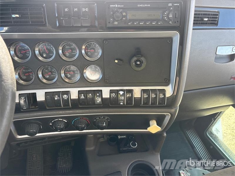 Kenworth T440 6x4 Van Truck Bakwagens met gesloten opbouw