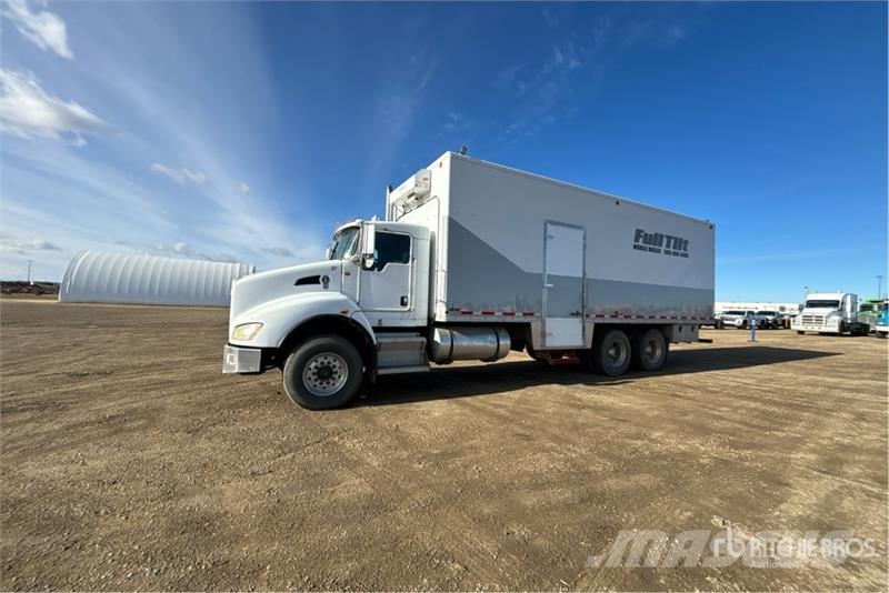Kenworth T440 6x4 Van Truck Bakwagens met gesloten opbouw