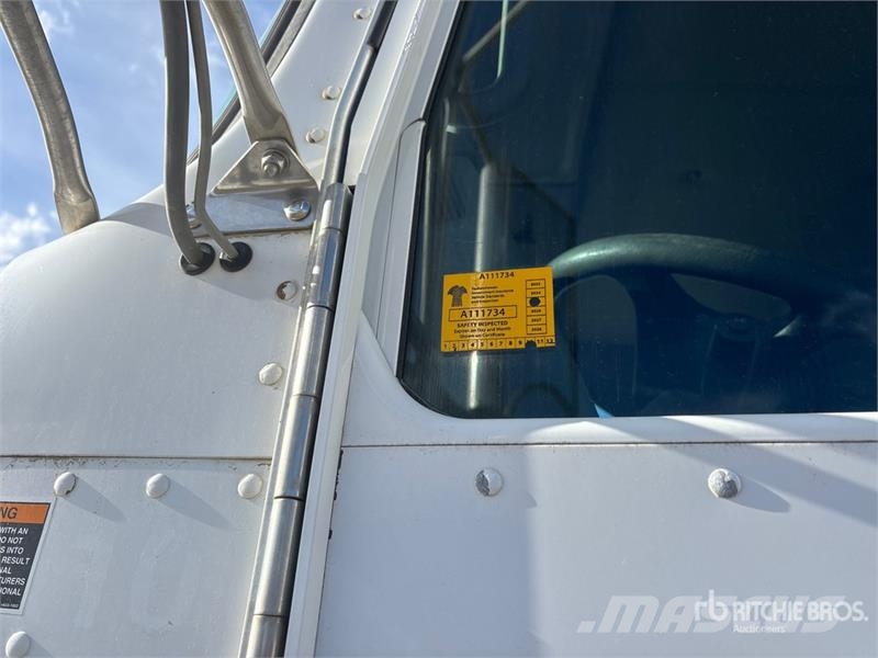 Kenworth T440 6x4 Van Truck Bakwagens met gesloten opbouw