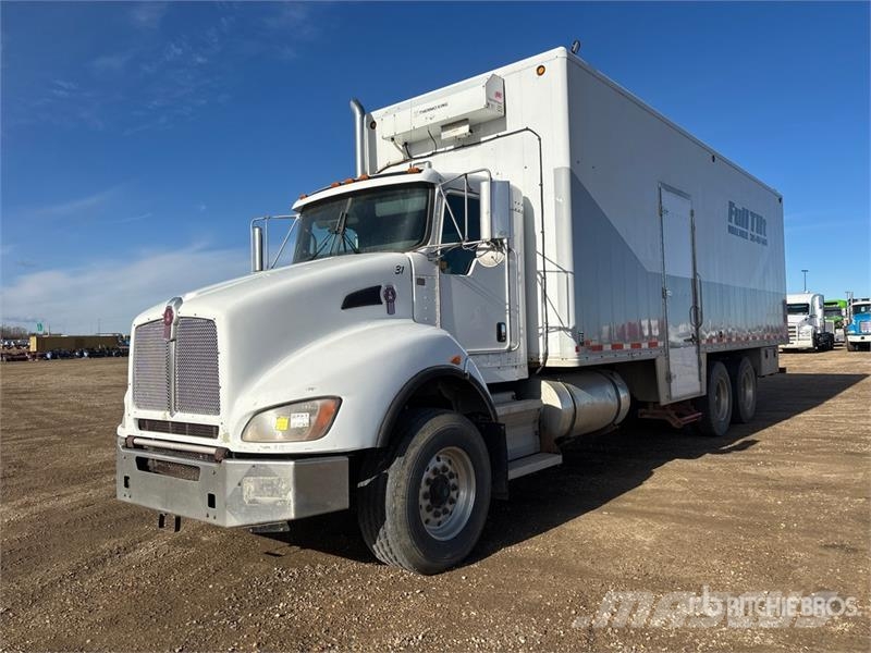 Kenworth T440 6x4 Van Truck Bakwagens met gesloten opbouw