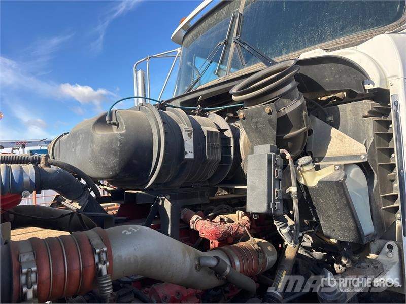 Kenworth T440 6x4 Van Truck Bakwagens met gesloten opbouw