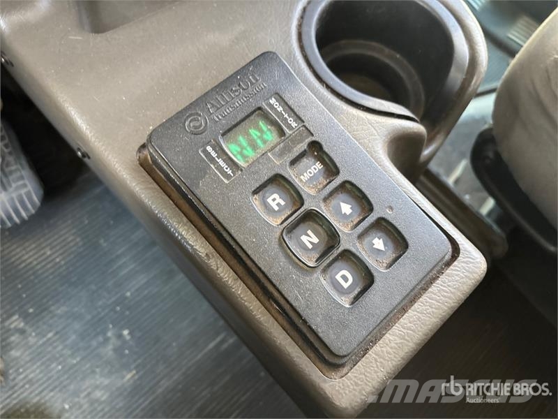 Kenworth T440 6x4 Van Truck Samochody ciężarowe ze skrzynią zamkniętą