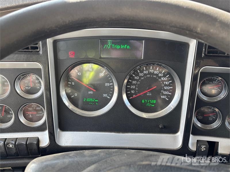 Kenworth T440 6x4 Van Truck Samochody ciężarowe ze skrzynią zamkniętą
