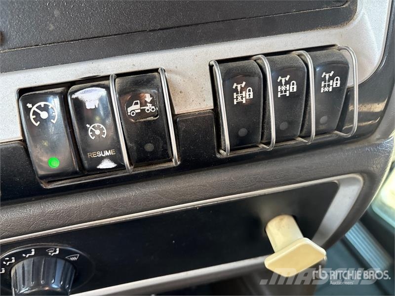Kenworth T440 6x4 Van Truck Samochody ciężarowe ze skrzynią zamkniętą