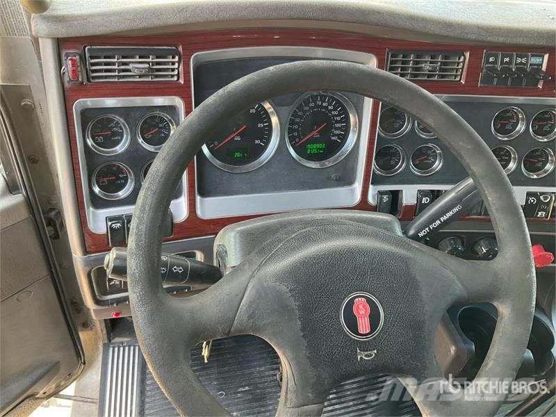 Kenworth T600 Tractor Units