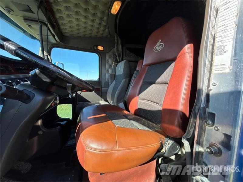 Kenworth T600 Sadulveokid