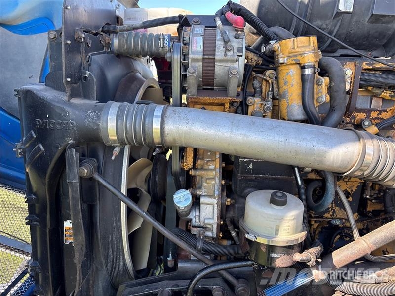 Kenworth T600 Sadulveokid