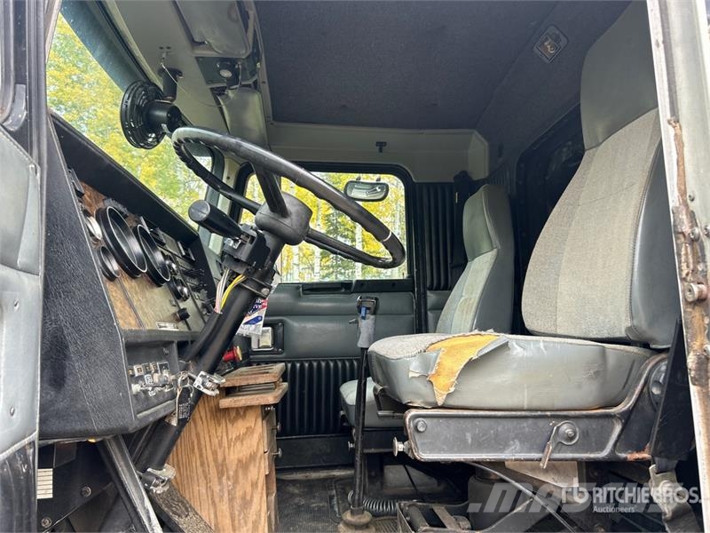 Kenworth T600 曳引機組件