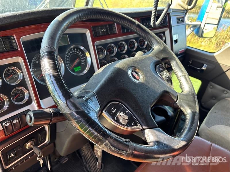 Kenworth T600 Sadulveokid